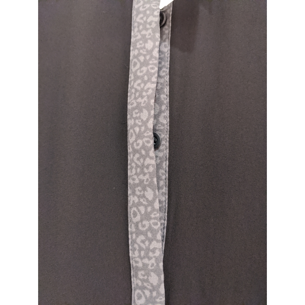 Forever 21 Long sleeve button front shirt - Picture 5 of 6